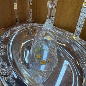 1980’s Avon Birthstone Peridot August Floral Etched Glass Bell